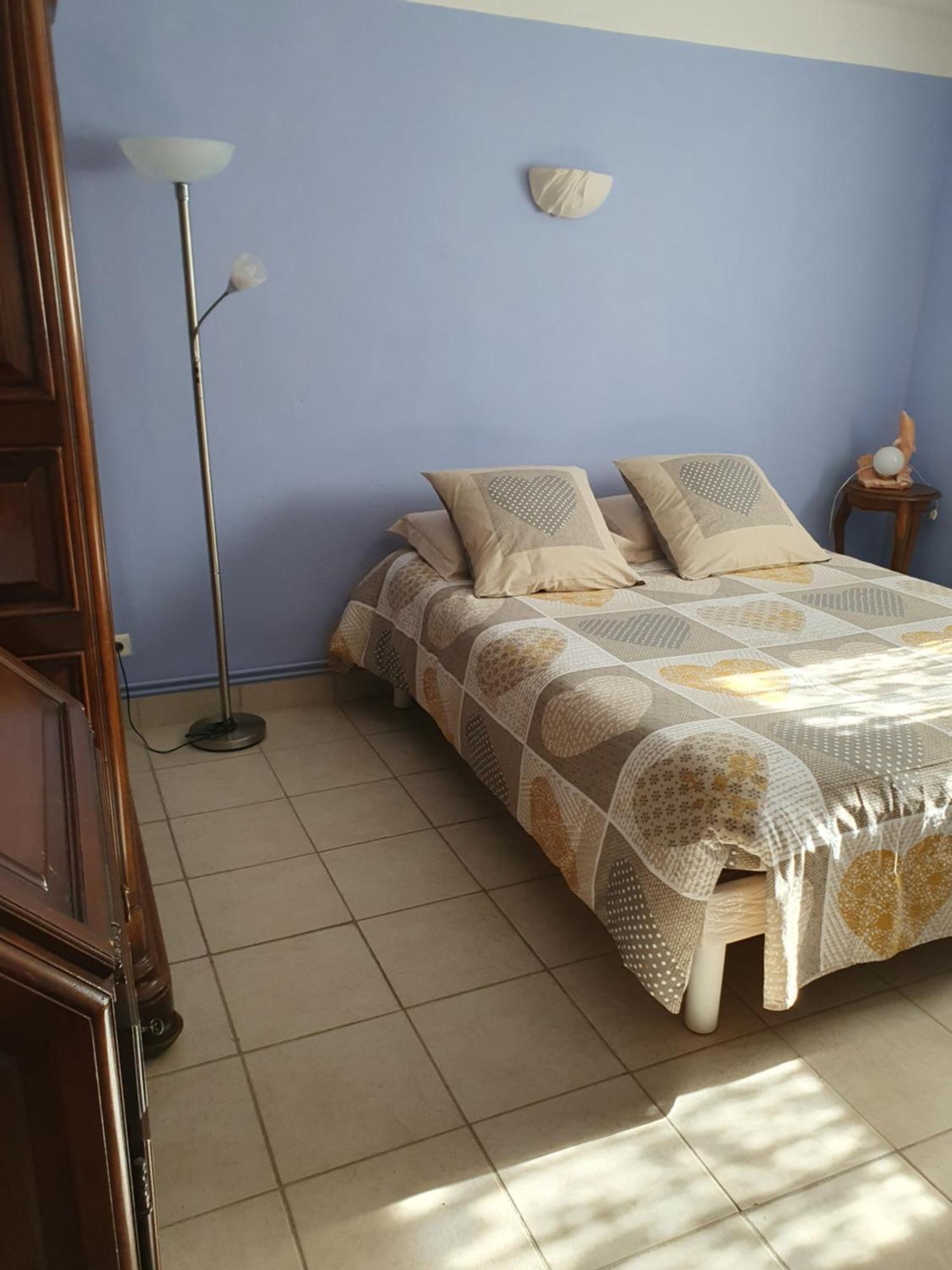 Appartement T2 Bas De Villa Avec Jardinet Au Calme Proche Mer Ла-Сейн-сюр-Мер Екстер'єр фото