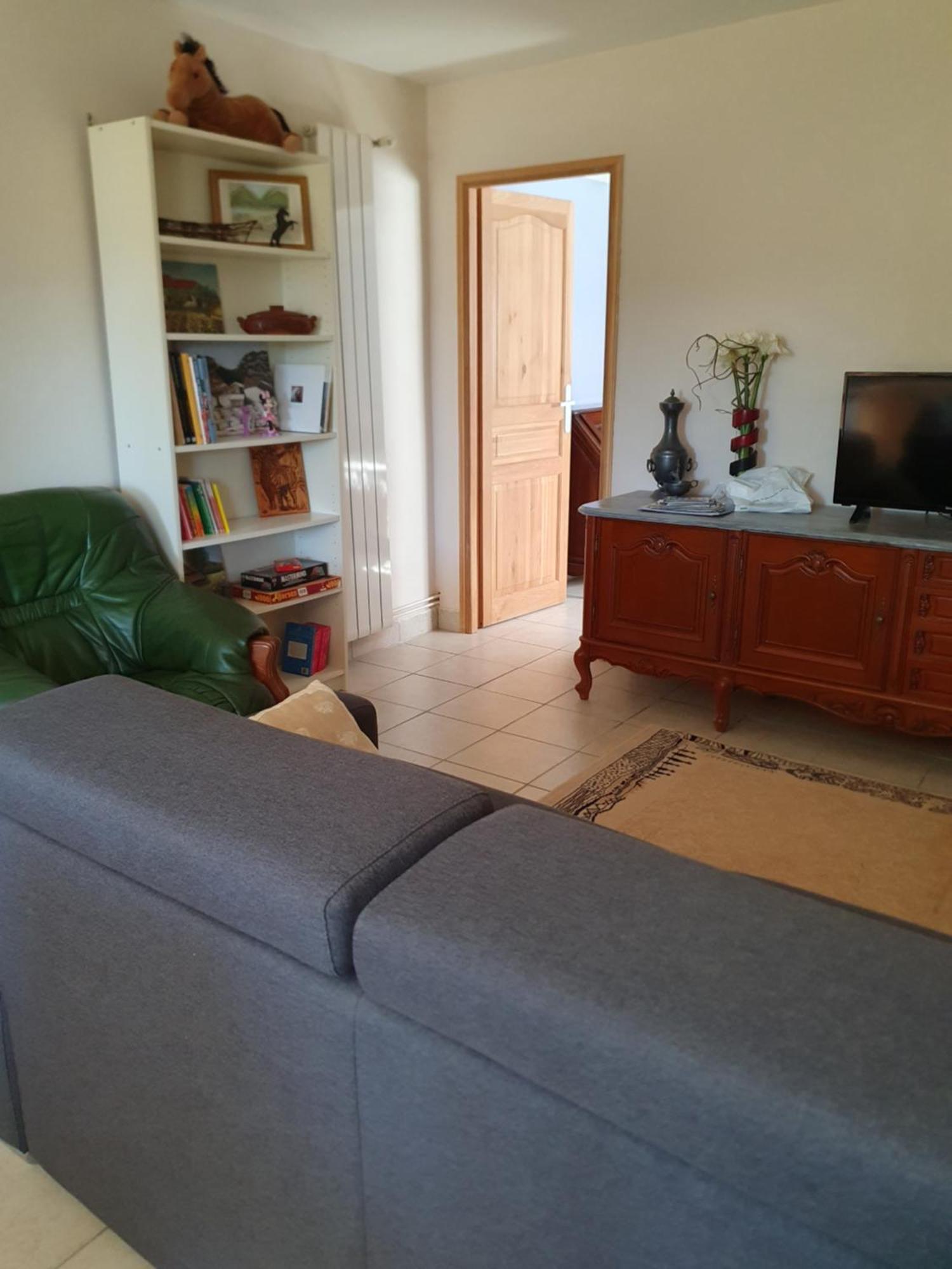Appartement T2 Bas De Villa Avec Jardinet Au Calme Proche Mer Ла-Сейн-сюр-Мер Екстер'єр фото